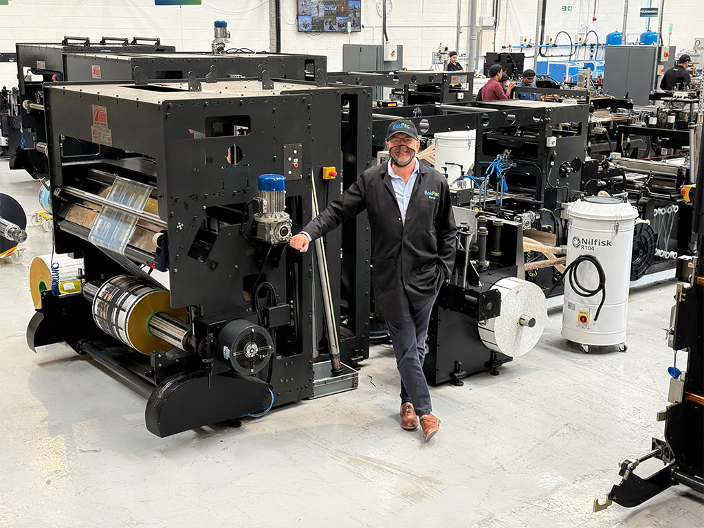 Steve Baker with 5 pouchmakers Steve Baker with 5 Galaxy Packtech pouchmakers